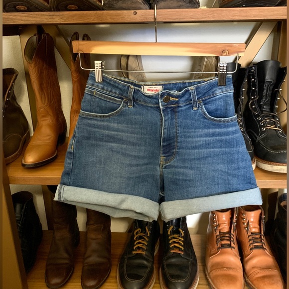 Wrangler high rise denim shorts - Picture 3 of 10